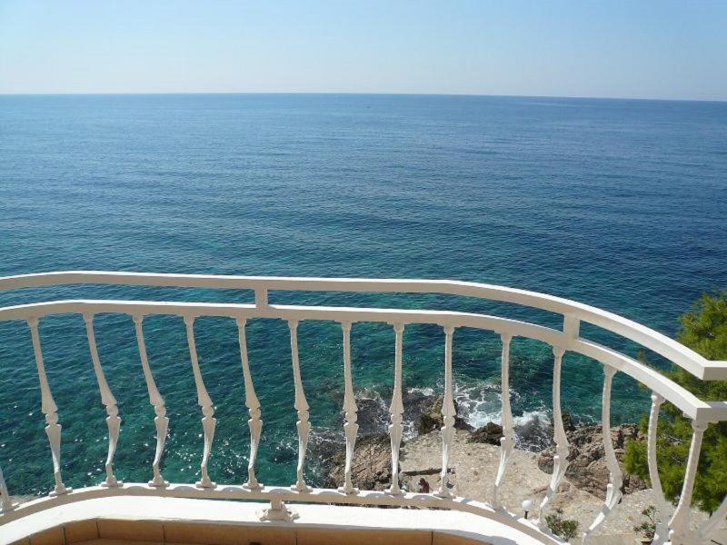 Studio (2 Adults) image 2