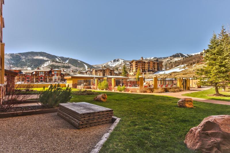Unequalled Ski in Out Location Next to Gondola Spacious 1BR Pool Hot tubs Condo Nast Winner C103 - image 12