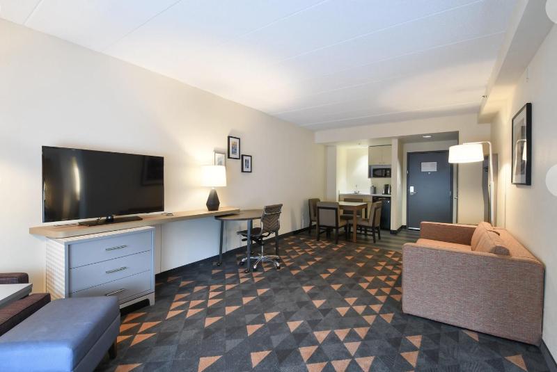 Standard Suite image 1