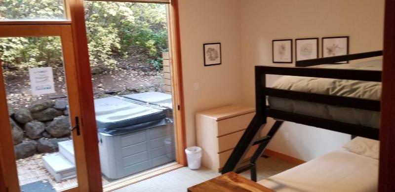 Four-Bedroom Apartment image 3