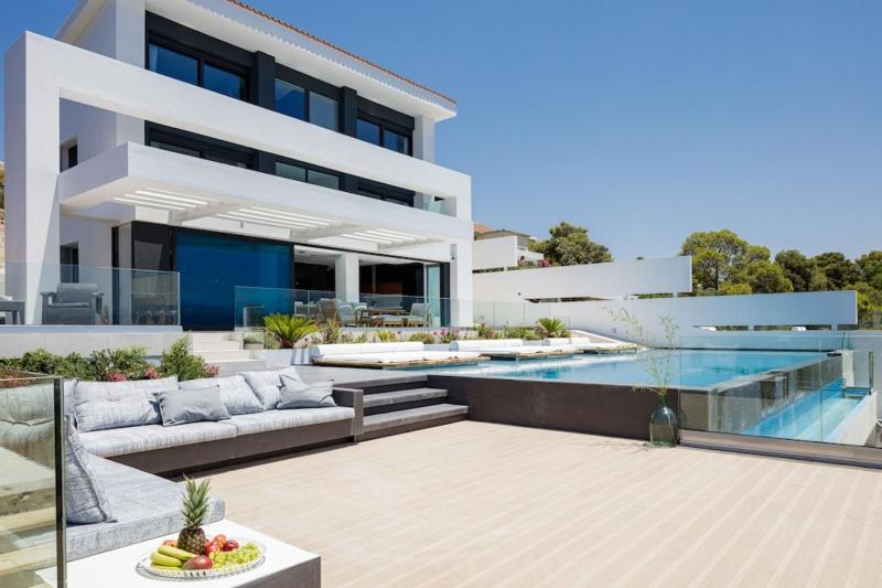 Regal Residence - image 13