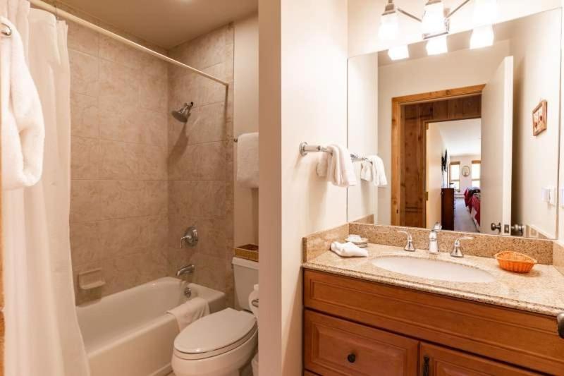 Three-Bedroom Apartment image 4