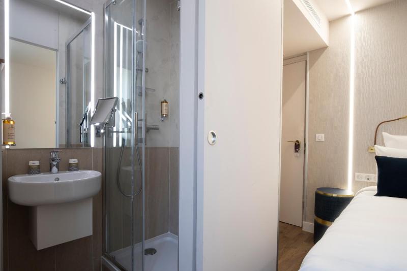Classic Single Room image 4