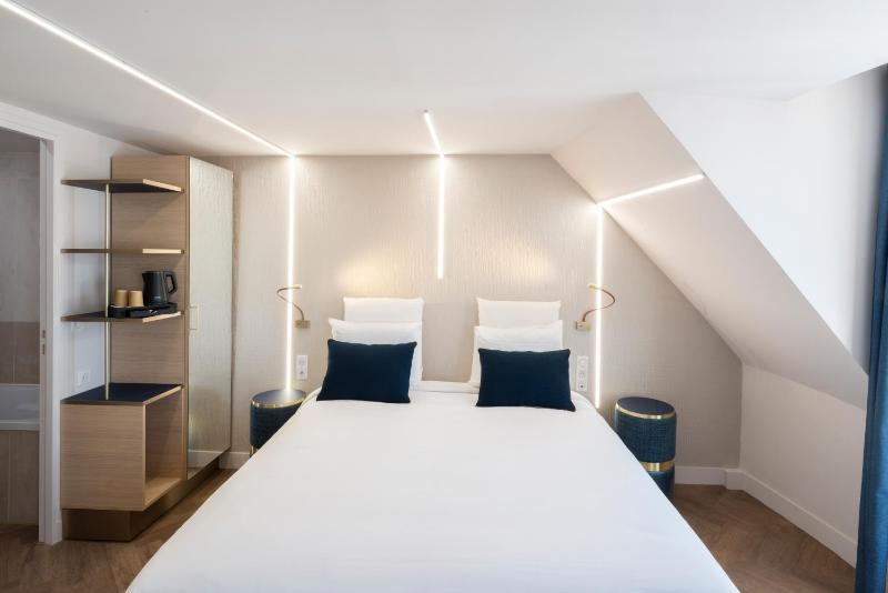 Superior Queen Room image 4
