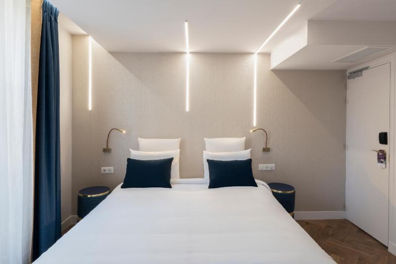 Superior Queen Room image 3