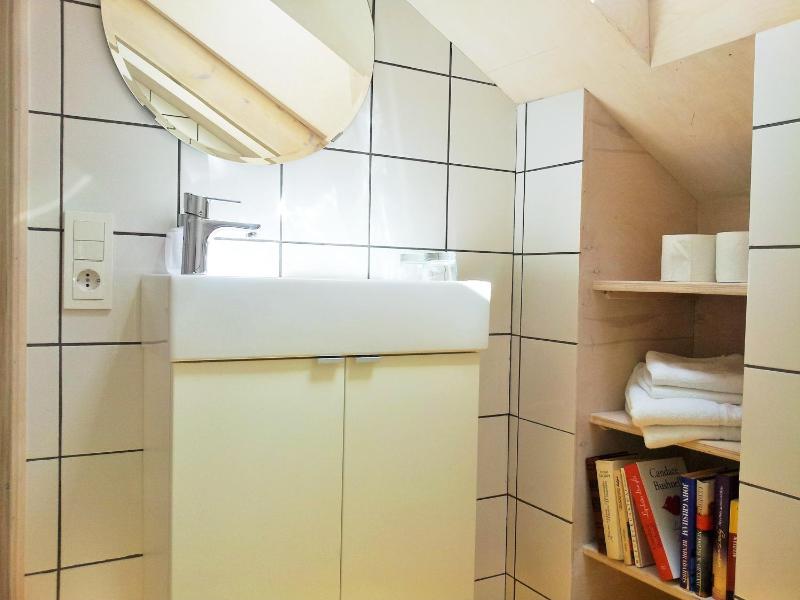 Double Room with Shower - Attic image 4