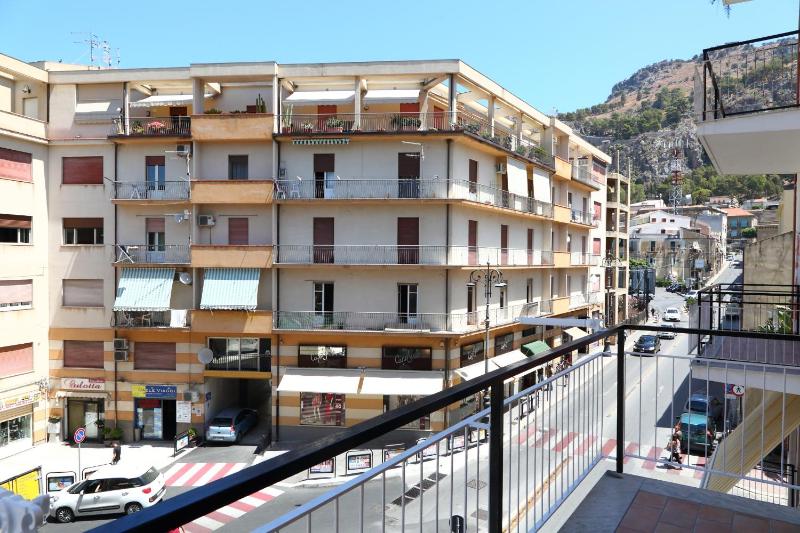 Balcone Giglio (by Vacation Service) - image 13