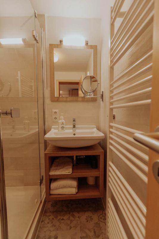 Double Room image 3