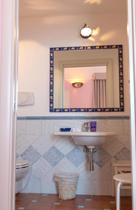 Deluxe Double Room image 2