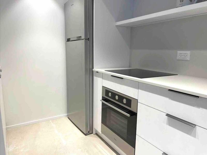 RENOVATED LARGE 3RM APARTMENT 5 MIN FROM THE BEACH - image 10