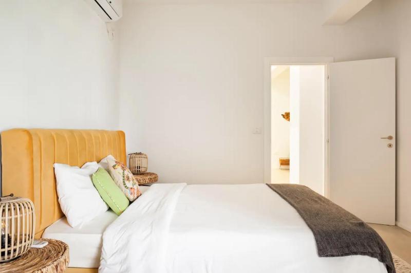 RENOVATED LARGE 3RM APARTMENT 5 MIN FROM THE BEACH - image 9