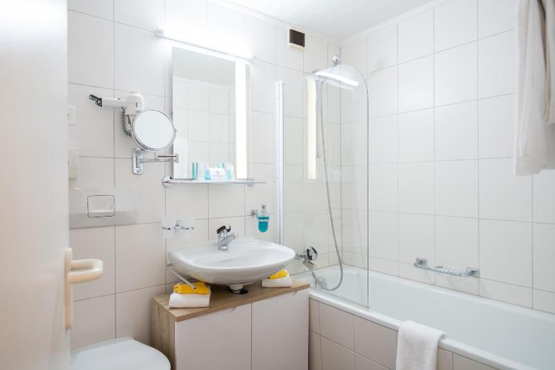 Standard Single Room image 2