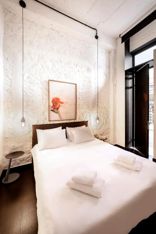 Budget Double Room image 4