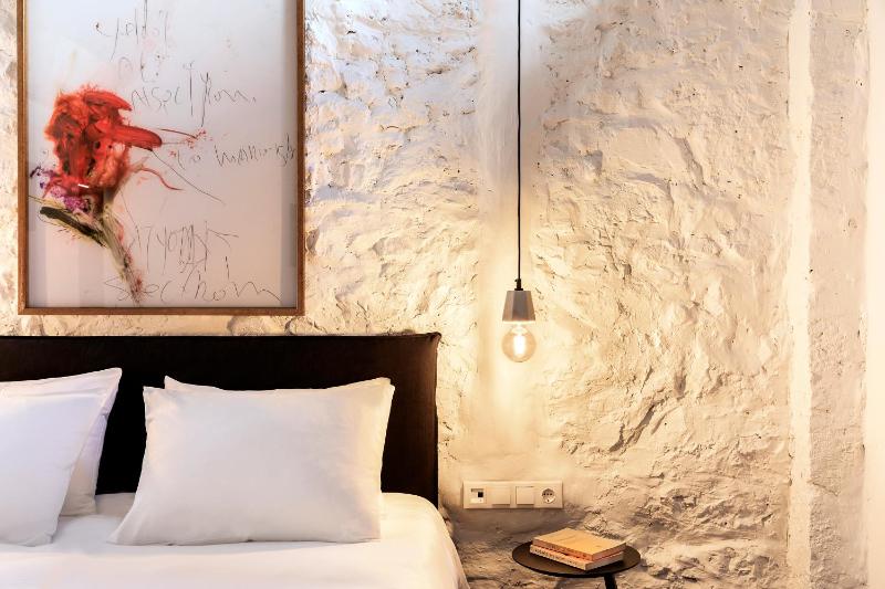 Budget Double Room image 2