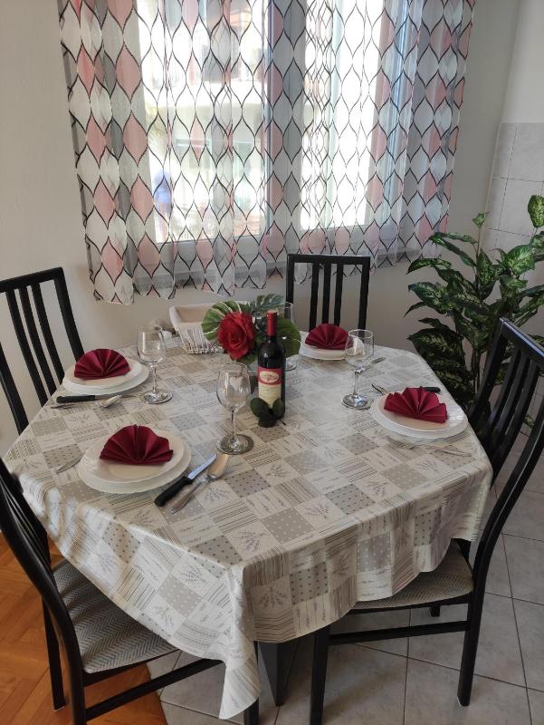 Apartman Lamia na uzvisini s pogledom na more - image 5