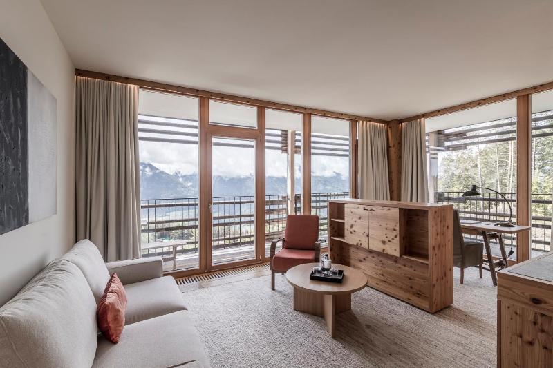Premium Suite with Balcony image 3