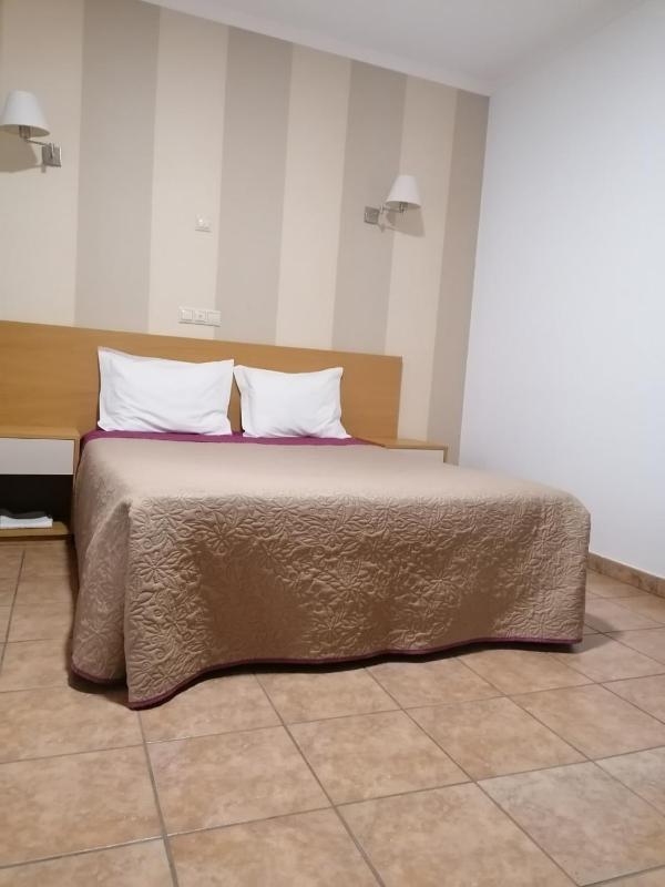 Large Double Room image 1