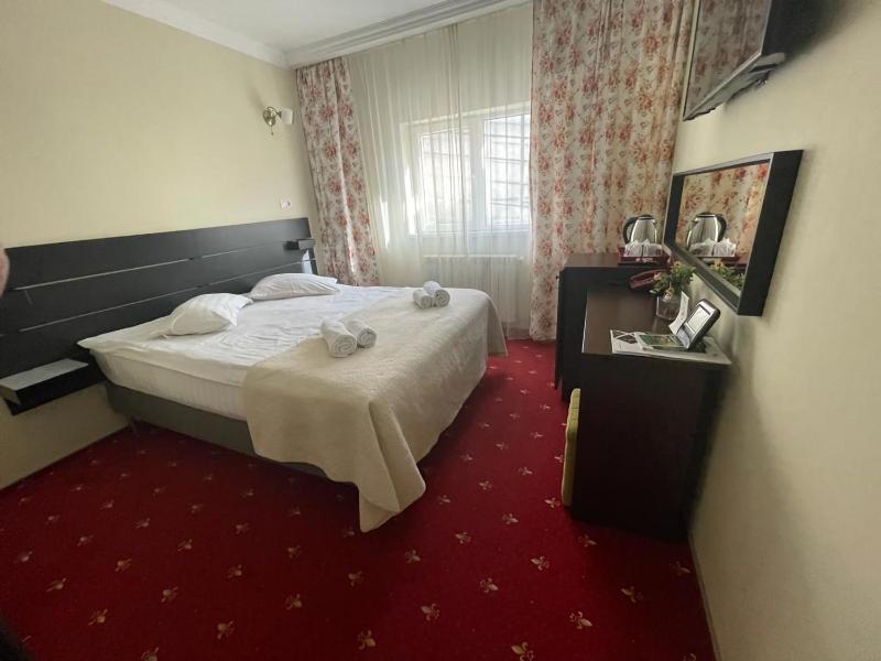 Double Room image 4