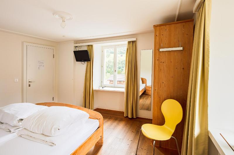 Double Room image 3