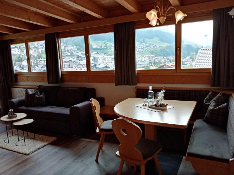 Studio with Balcony (2 Adults) image 1