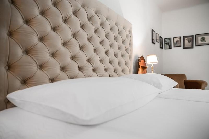 Superior Double Room image 3
