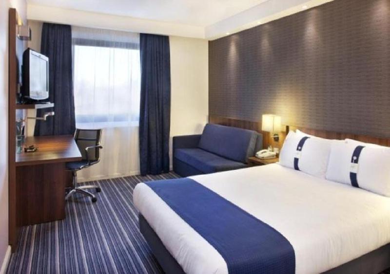 Standard Double Room with Sofa Bed and Free Hot Breakfast image 1