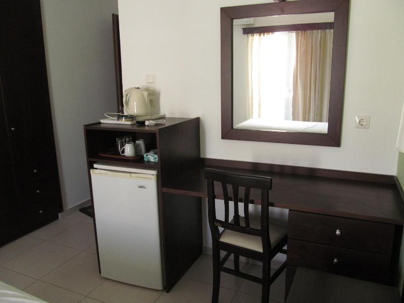 Twin Room image 2