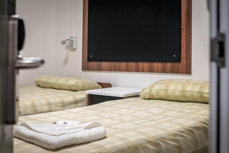 Standard Twin Room with Shared Bathroom image 1