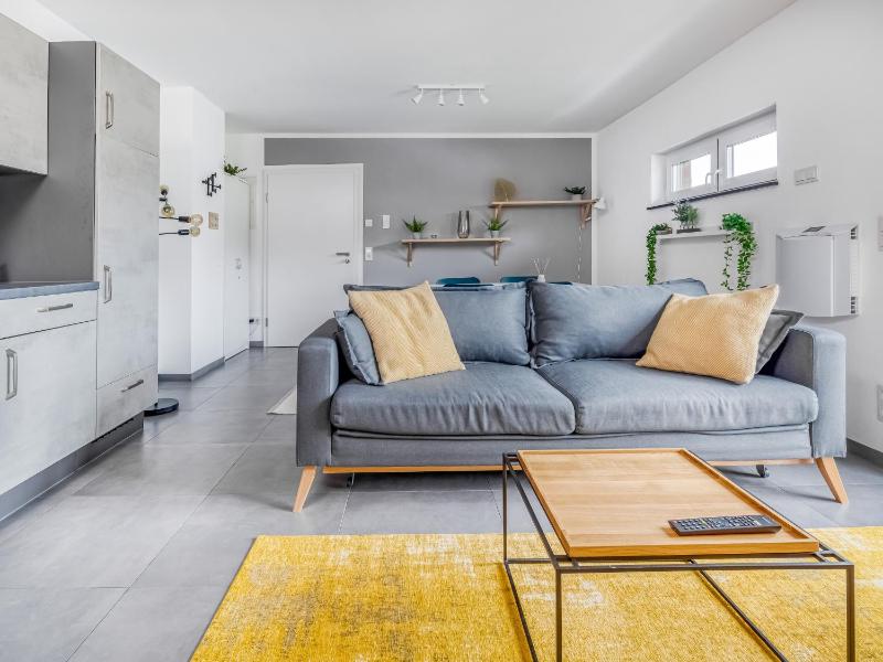 One-Bedroom Suite with Balcony image 4