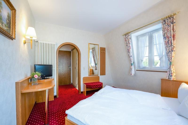 Standard Double Room image 4