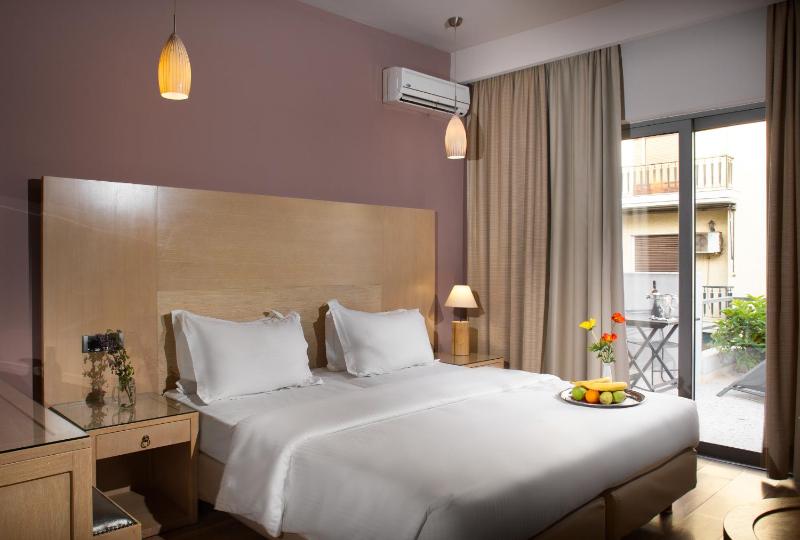 Deluxe Double Room image 4