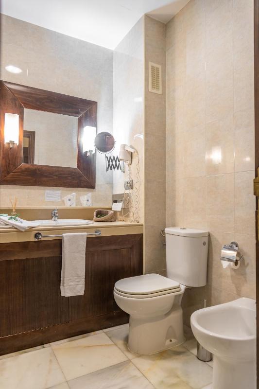 One-Bedroom Apartment image 4