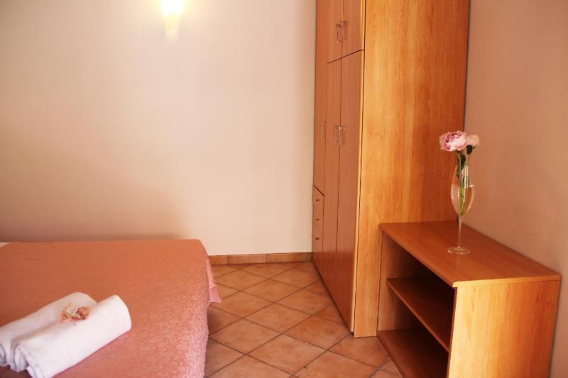 Double Room image 4
