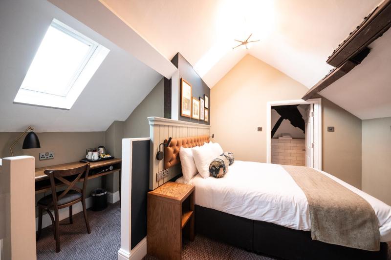 Double Room image 4