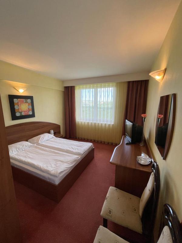 Budget Double or Twin Room image 3
