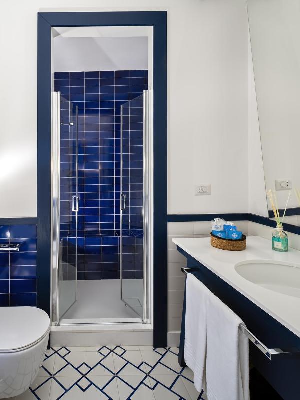 Budget Double or Twin Room - Attic image 2