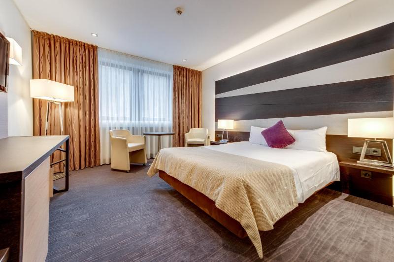 Superior Double or Twin Room image 3