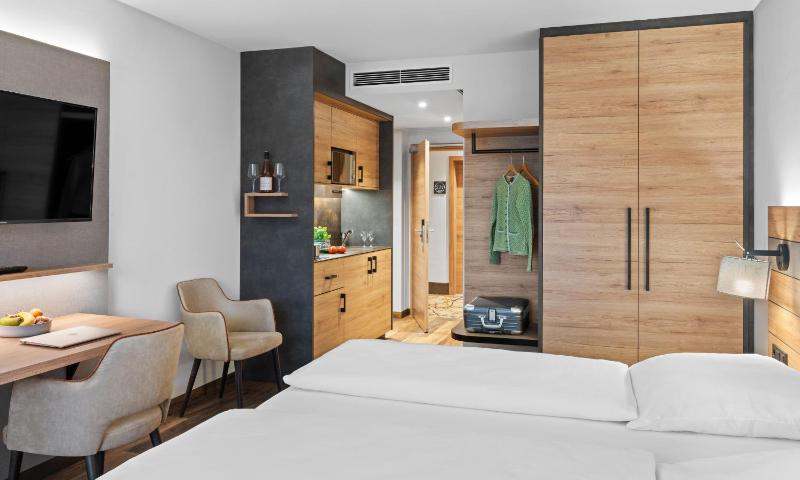 Deluxe Room image 1