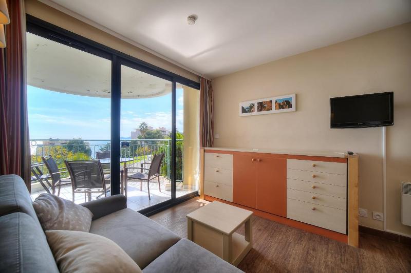 IMMOGROOM - 2 Rooms sea view - Pool - Parking - Terrace Images