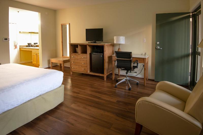 King Room image 4