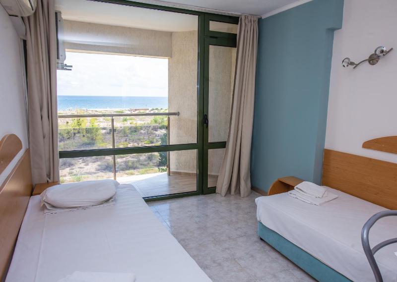 Deluxe Suite with Sea View image 4