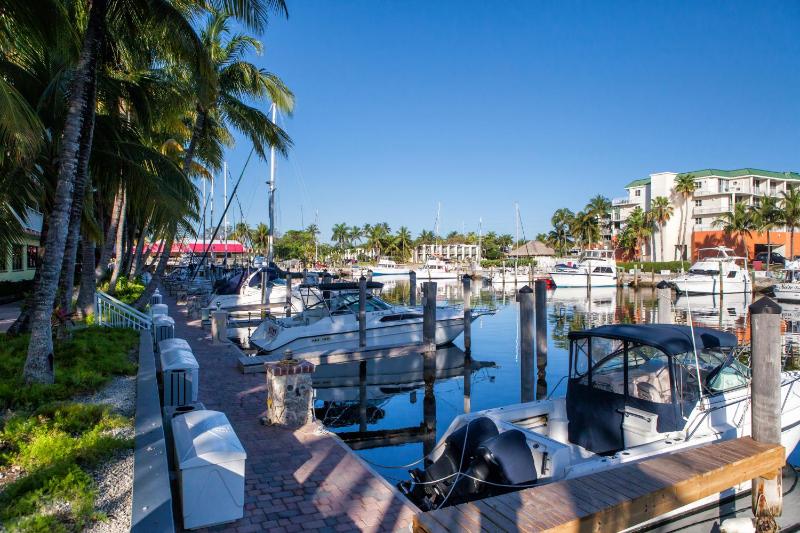 Marina View King  image 4