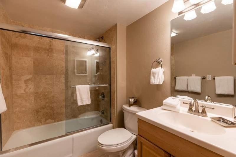 Condo with Outdoor Heated Pool and Free WiFi - image 15
