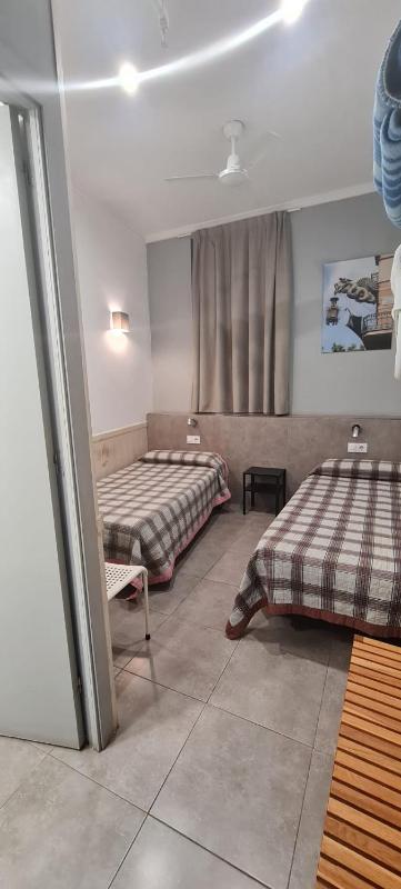 Superior Twin Room with City View image 4