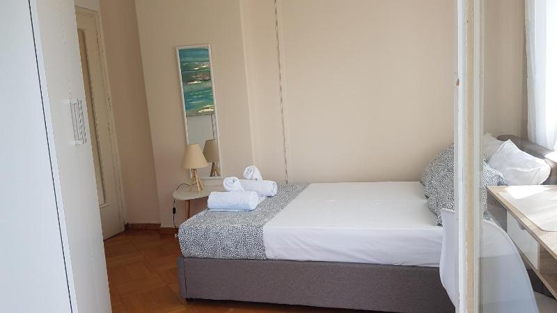 Orange Apartment - Athens Center 3 BD 1.5 BATH - image 3