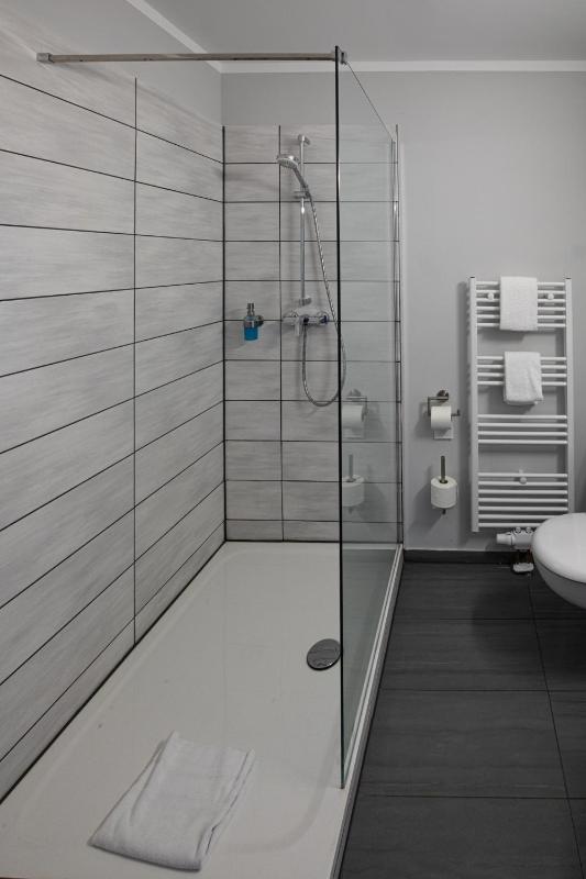 Standard Double Room image 4