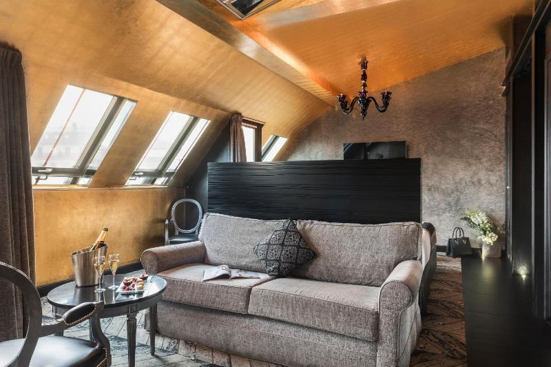 Champs-Elysées Suite image 4