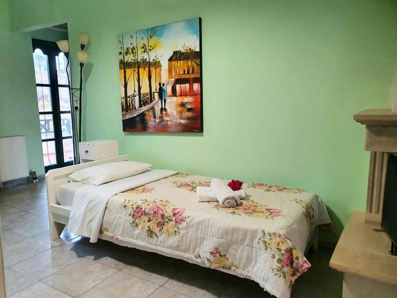 One-Bedroom Apartment image 4