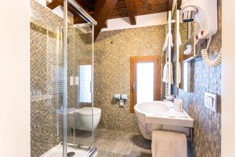 Comfort Double or Twin Room image 4