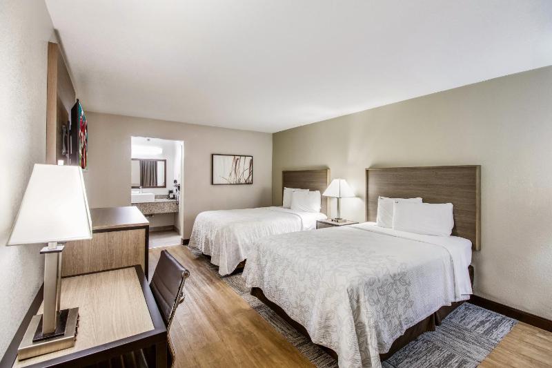 Superior Room with Two Double Beds Smoke Free image 4